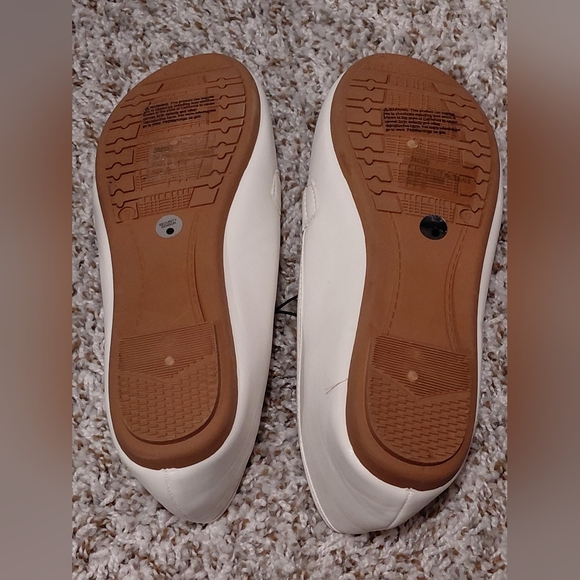 Charlotte Russe Cream Loafers - Picture 4 of 9